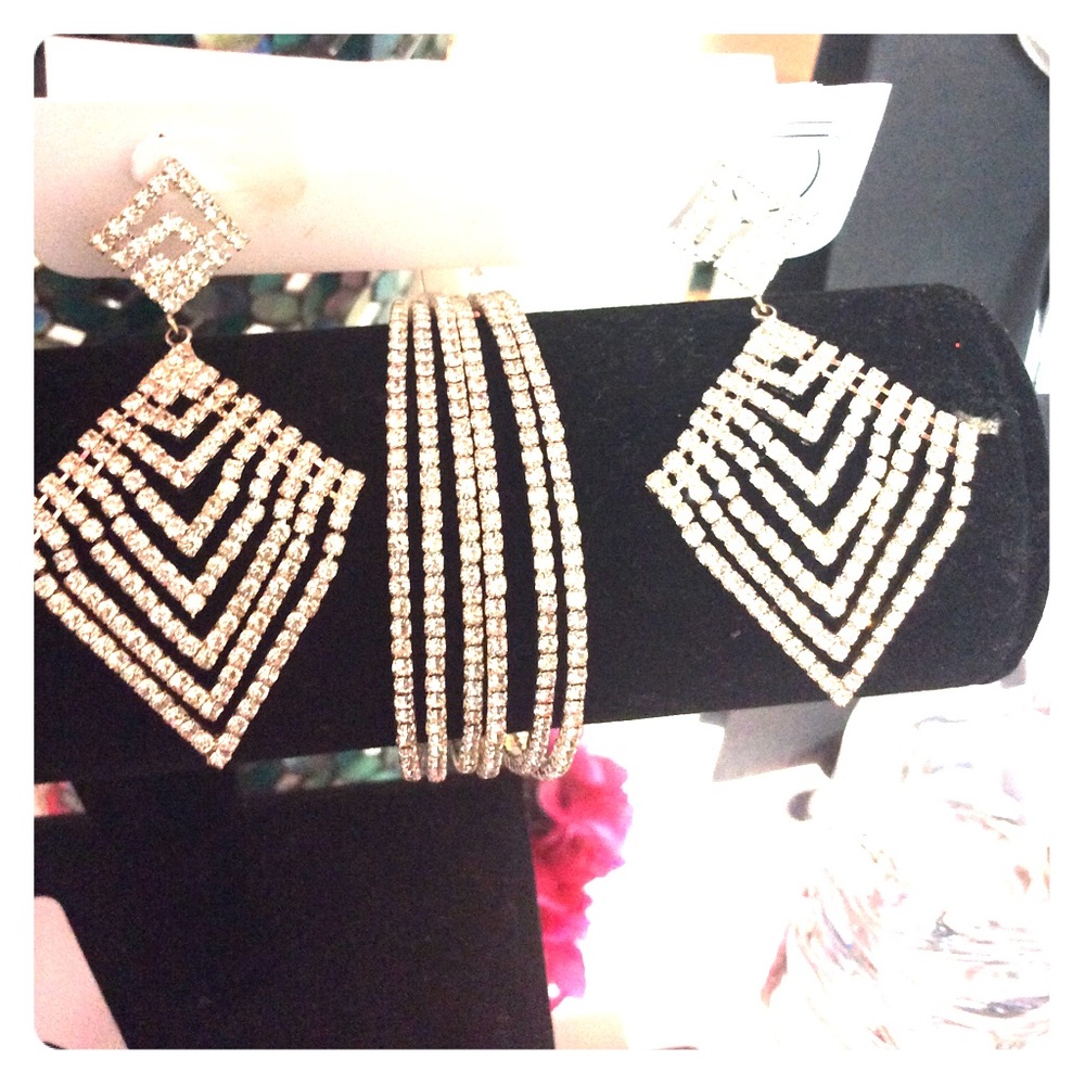 Bracelet and earrings